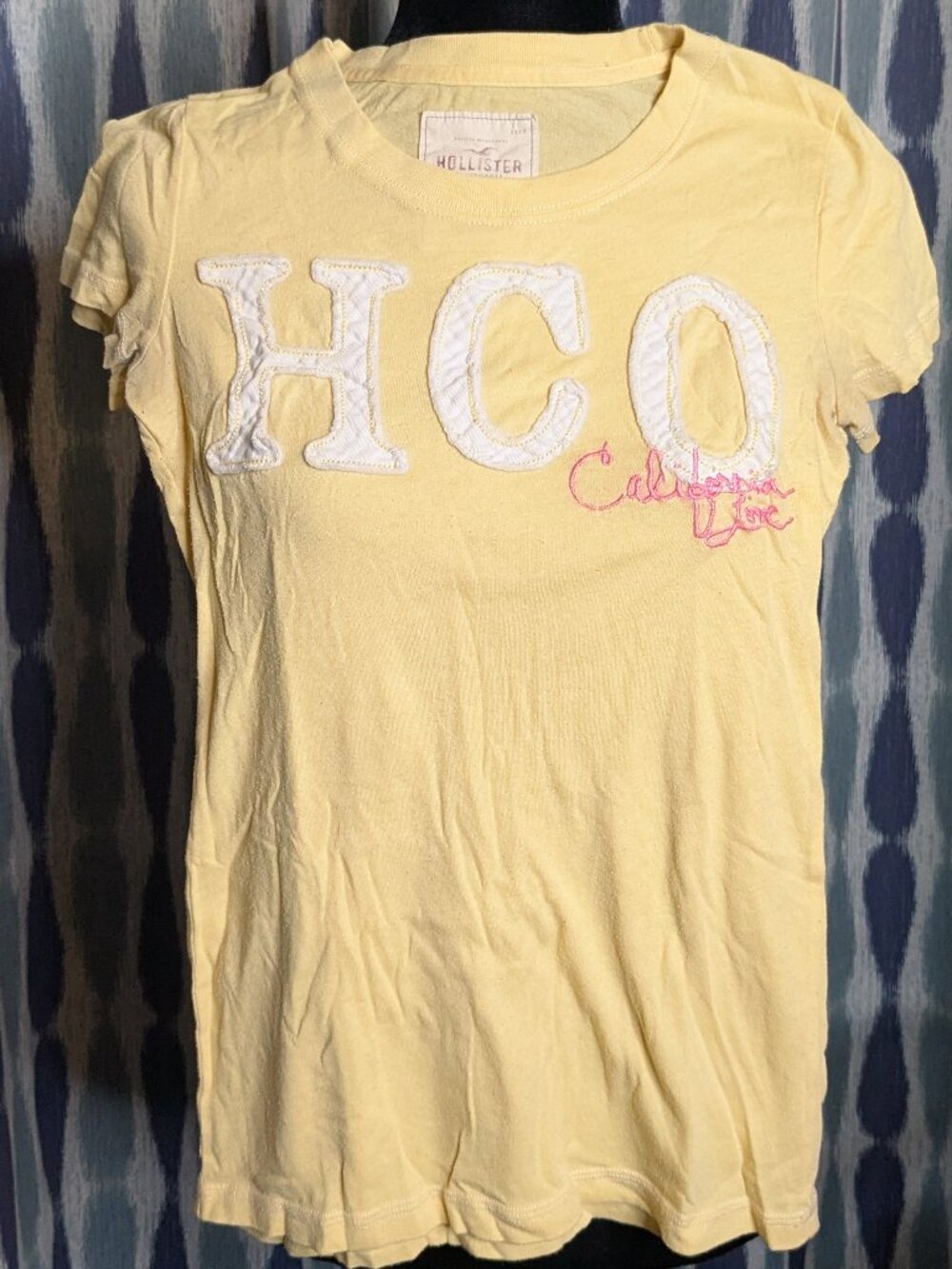 Hollister Yellow HCO California Logo Graphic Tee Short Sleeve Size Small